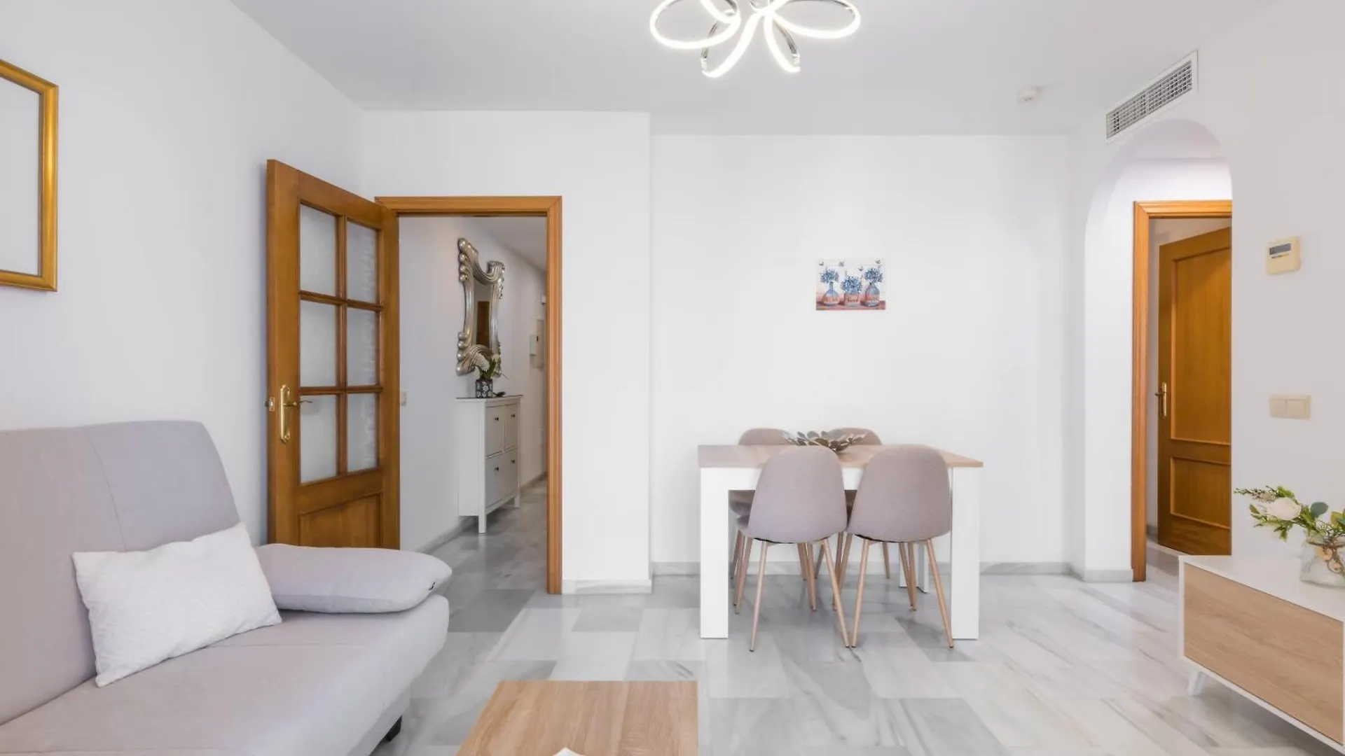 Wintowinrentals Seaside Apartment In トレ・デ・ベナガルボン