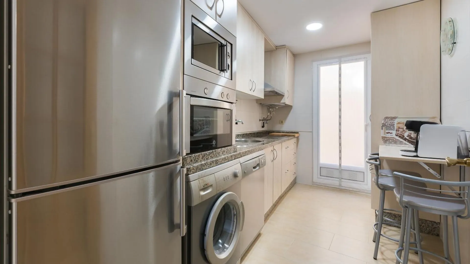 Wintowinrentals Seaside Apartment In トレ・デ・ベナガルボン 0*,