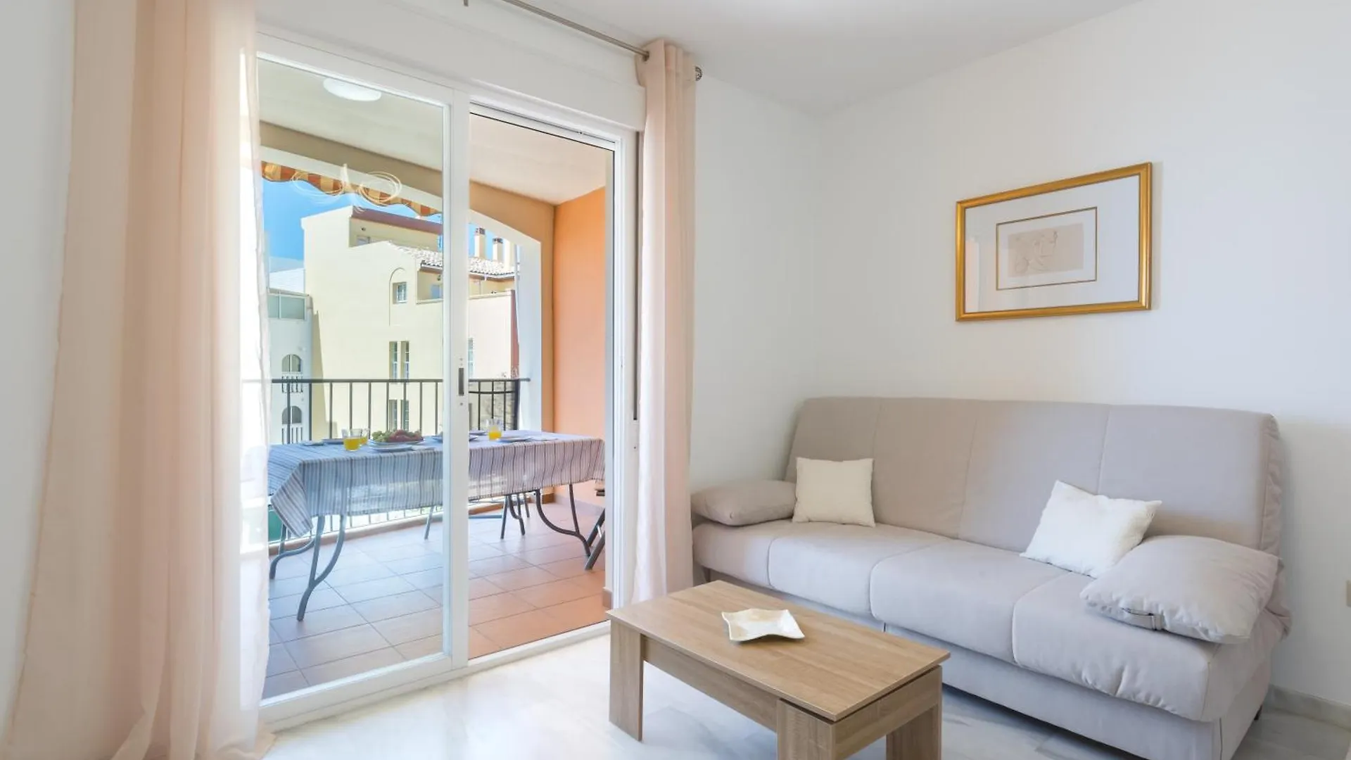 Wintowinrentals Seaside Apartment In トレ・デ・ベナガルボン